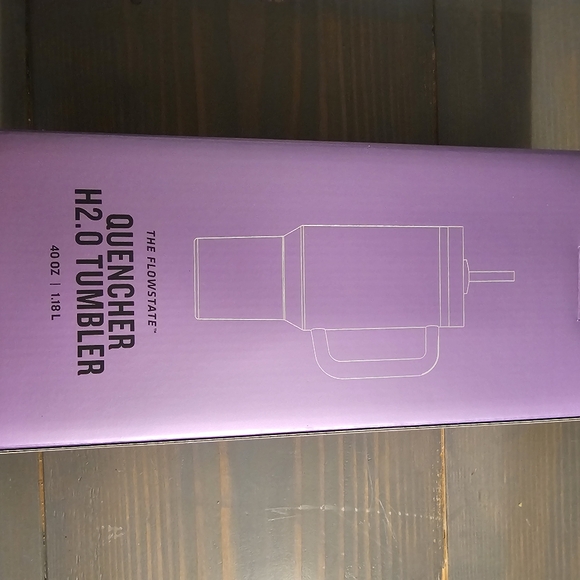 Olivia Rodrigo Stanley Cup - Picture 3 of 4